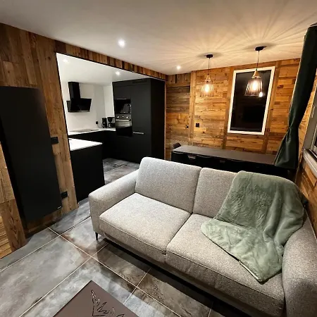 Le Refuge Des Momes * Huez